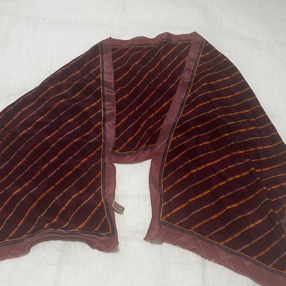 Vintage Anne Klein Signed Silk Scarf - Picture 8 of 8